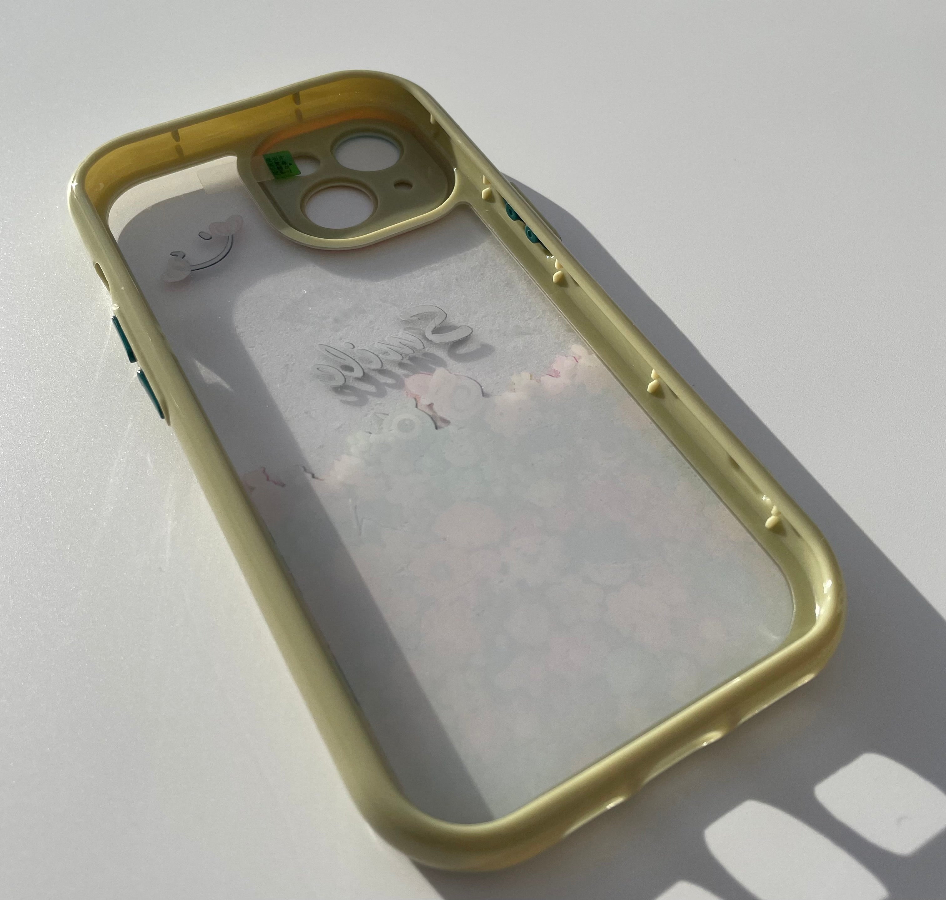 Hårt transparent skal till iPhone 15 - Ljusgrön