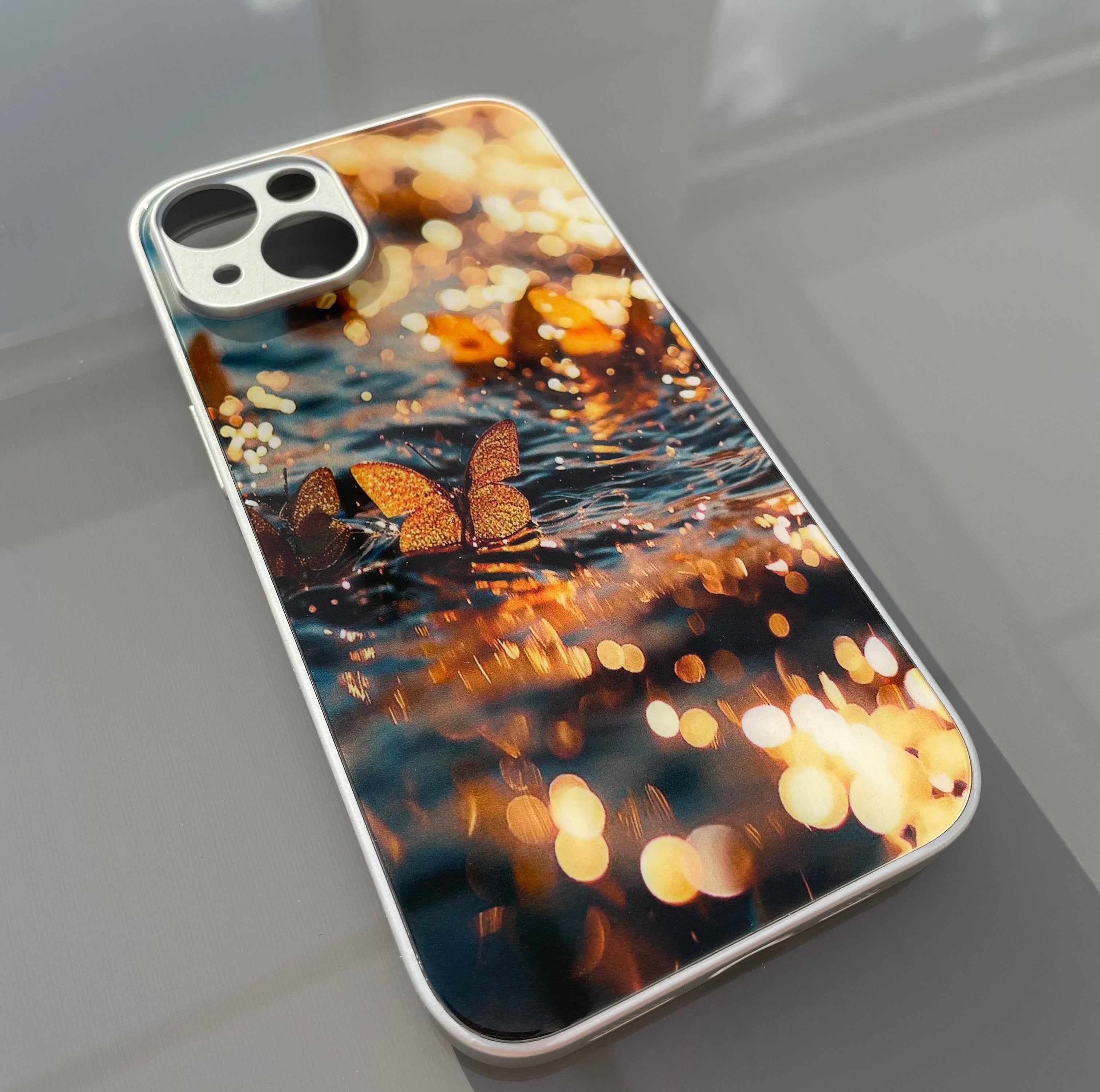 iPhone 14 - Mobilskal av baksida av härdat glas - Fjärilar