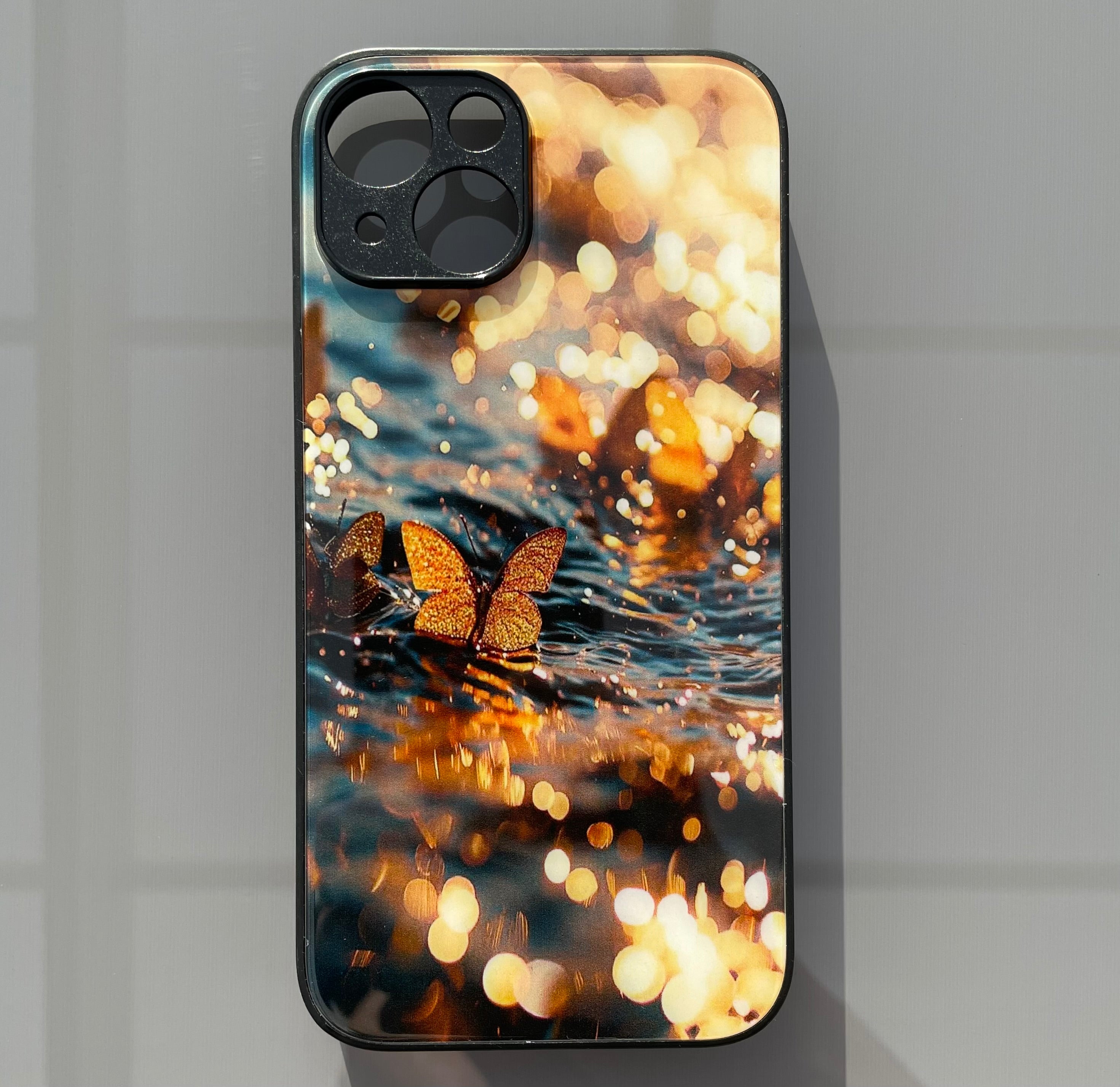 iPhone 14 - Mobilskal av baksida av härdat glas - Fjärilar