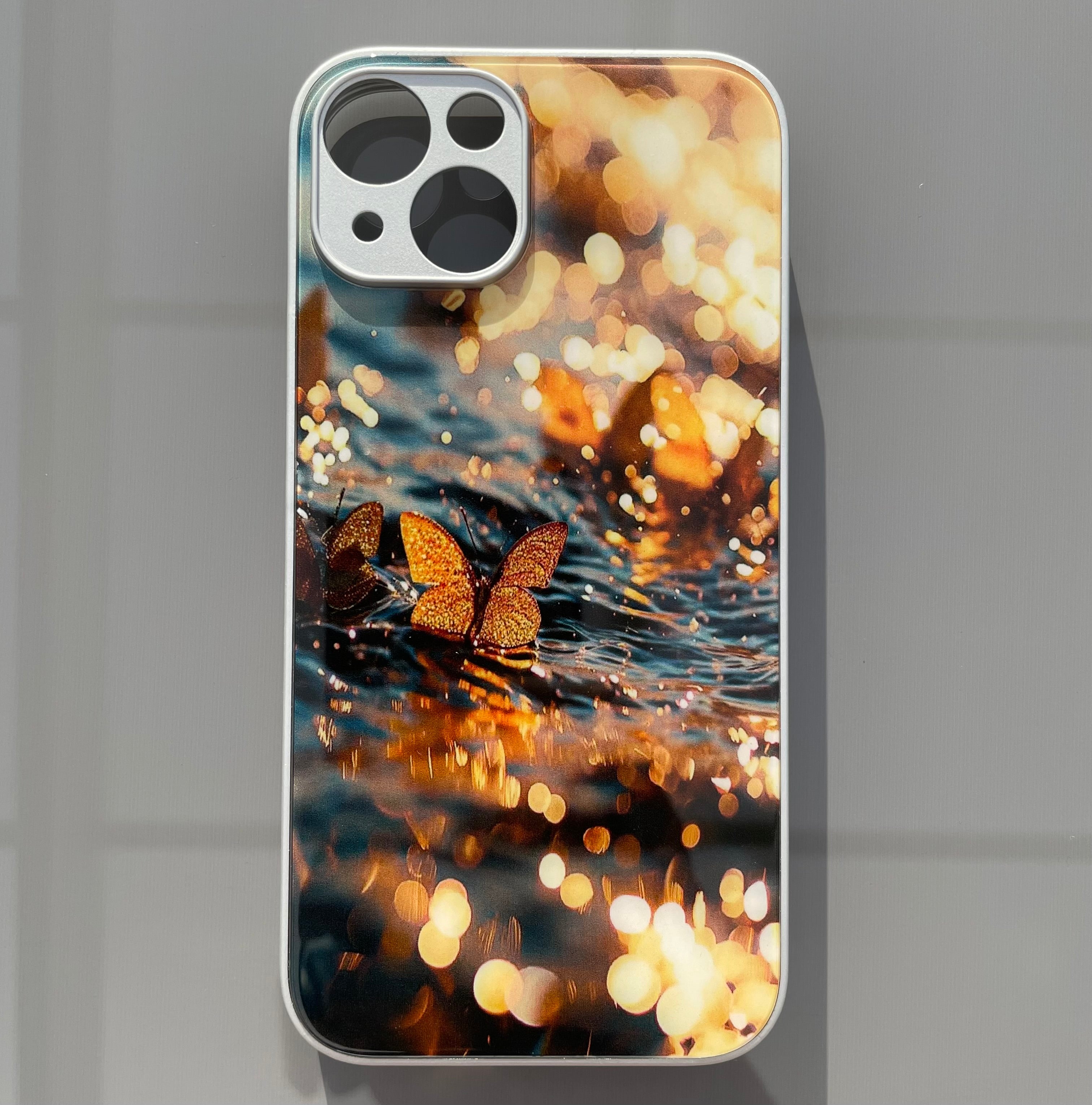 iPhone 14 - Mobilskal av baksida av härdat glas - Fjärilar