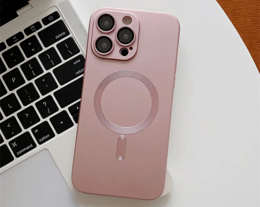 Magnetiskt Trådlöst Laddningsfodral för iPhone 13 - Supertunt Stöttåligt Skydd med Transparent Baksida i Rosa