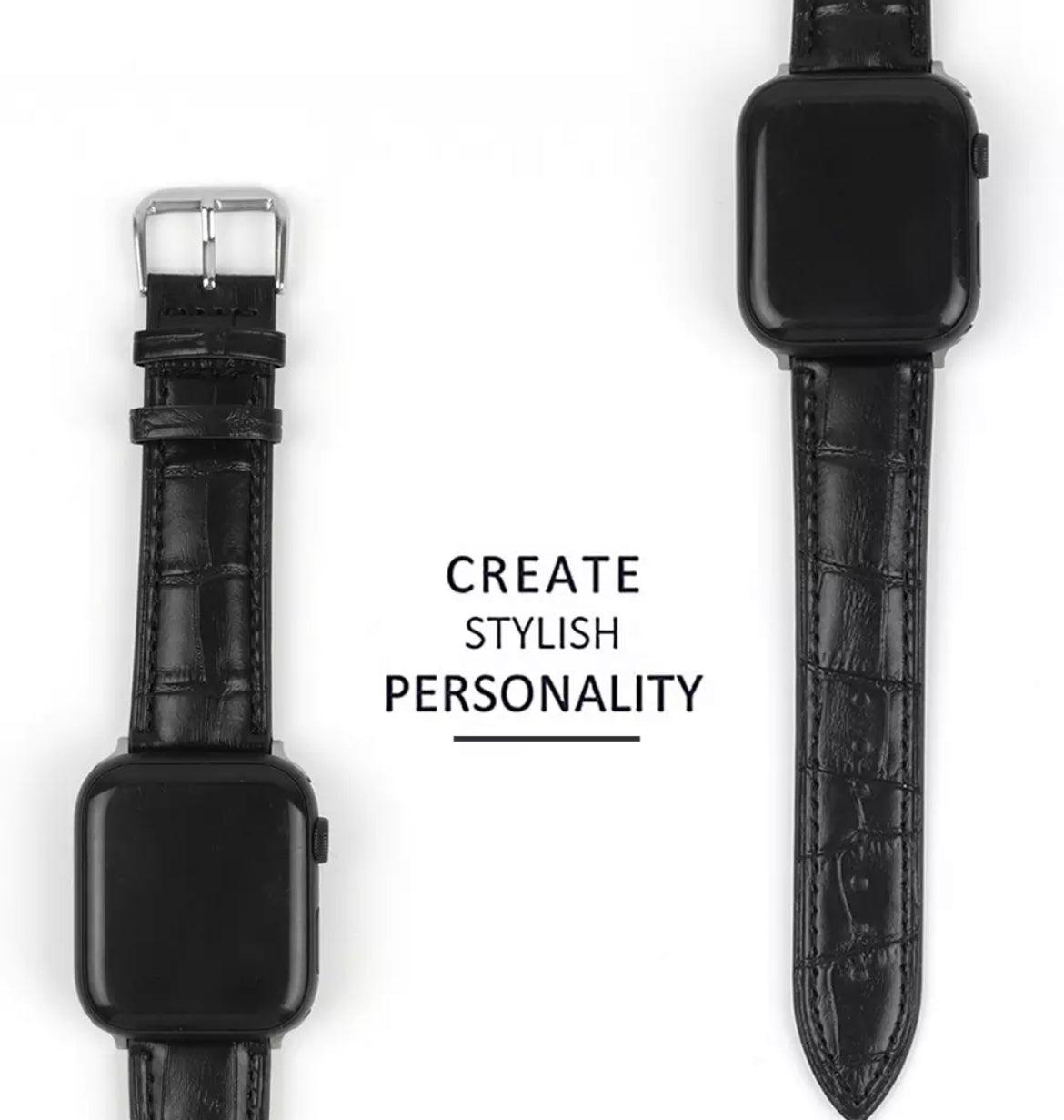 APPLE WATCH ARMBAND/ KLASSISK LÄDERARMBAND MED KROKODILMÖNSTER-SVART - EleganceOfSweden
