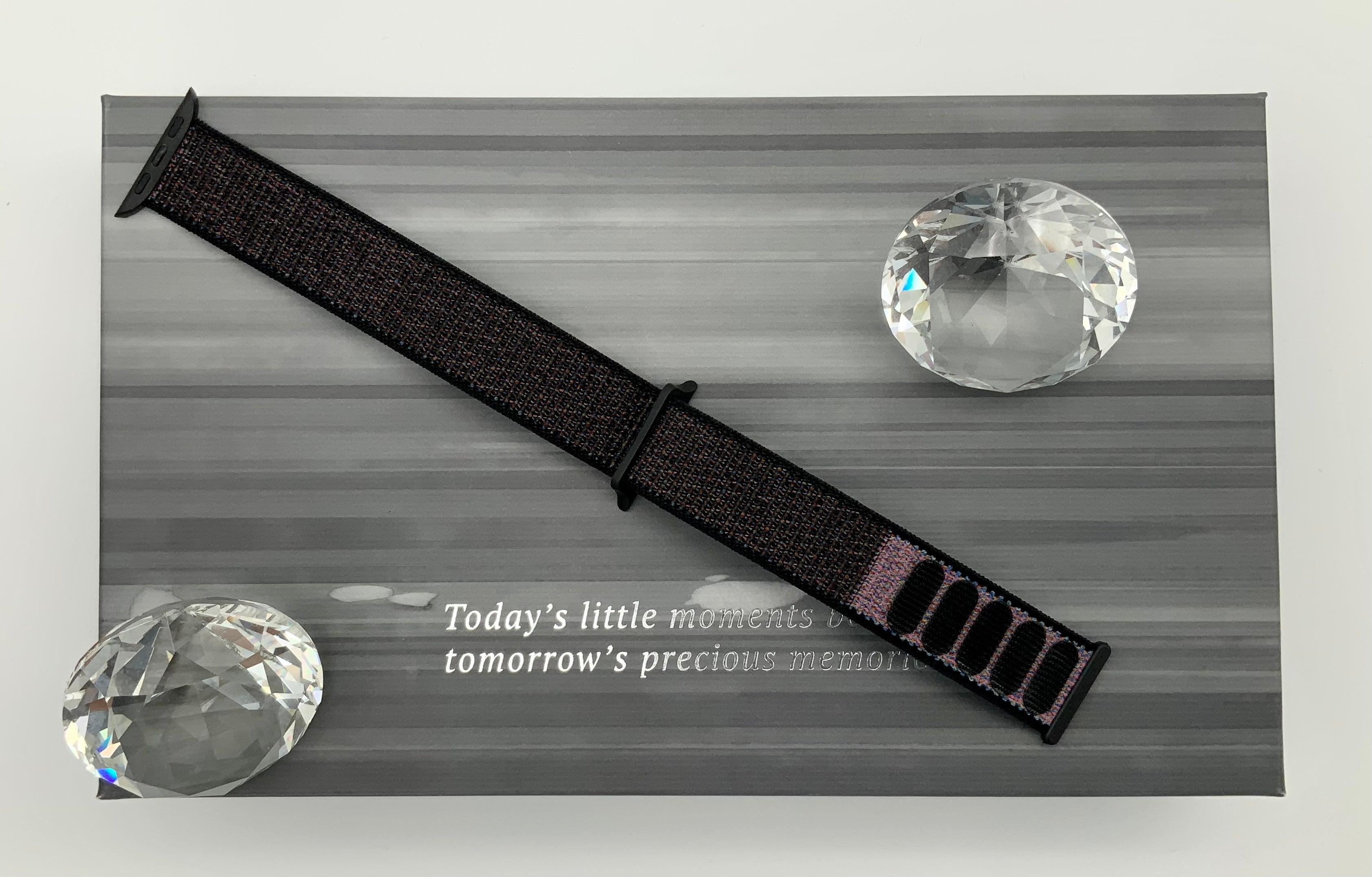 APPLE WATCH ARMBAND NYLON ARMBAND- SVART/ Lila - EleganceOfSweden