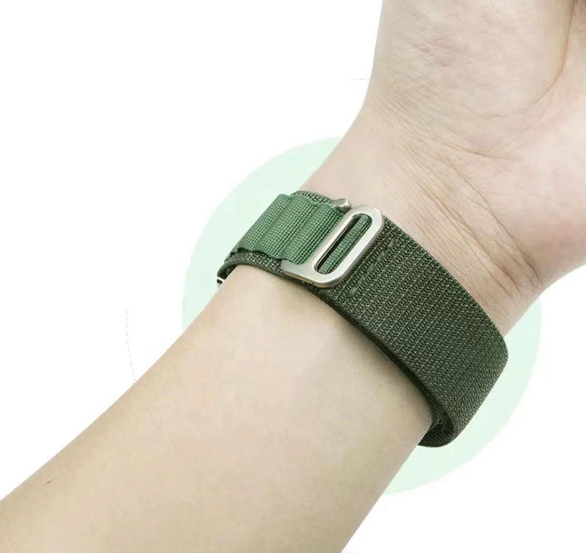 Apple Watch Armband Nylon Pro Mörk Grön - EleganceOfSweden