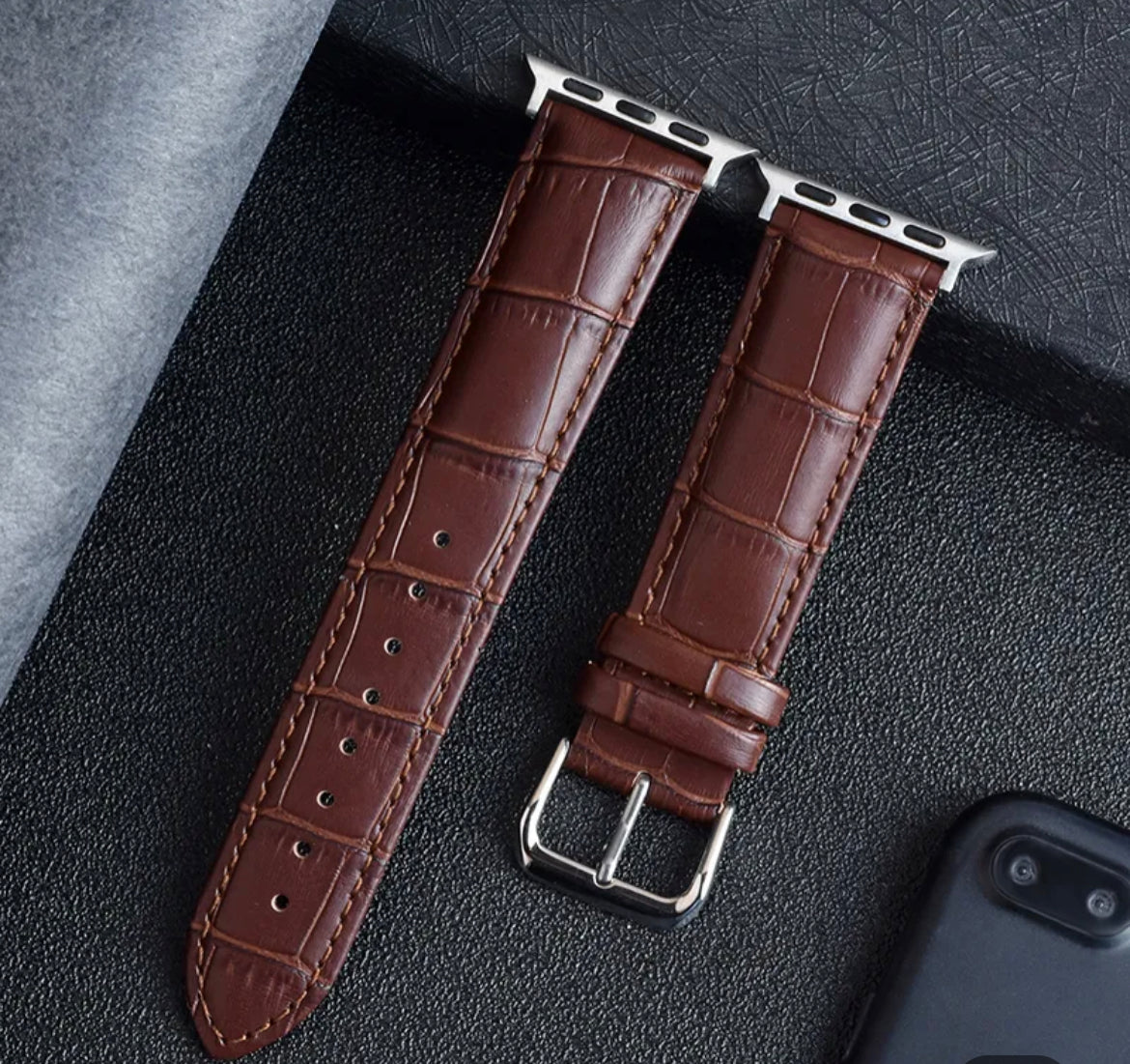 APPLE WATCH ARMBAND/ KLASSISK LÄDERARMBAND MED KROKODILMÖNSTER-BRUN